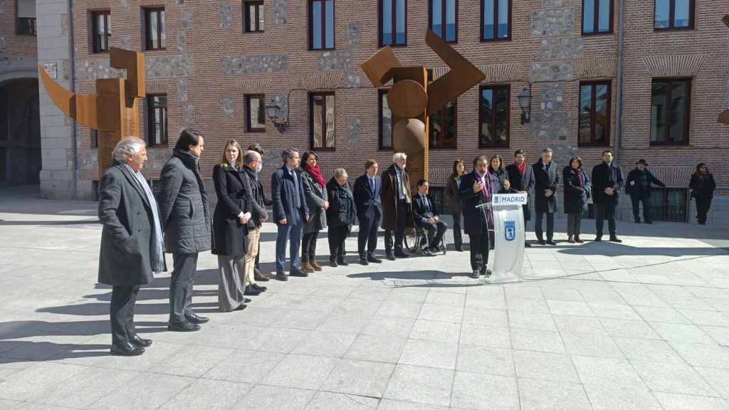 La FCJE asiste a la inauguración del monumento en memoria de los republicanos madrileños deportados a los campos nazis